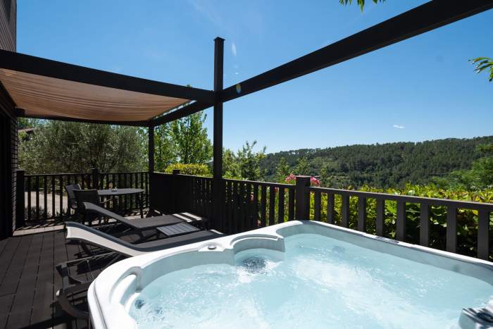 Luxury Spa Hotel Ardèche · Hotel Jacuzzi Ardèche · Domaine de Chalvêches